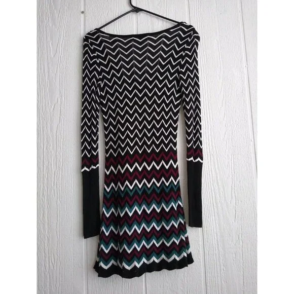 White House Black Market Women’s Chevron Knitted Long Sleeve Short Dress Sz XS - Picture 4 of 5